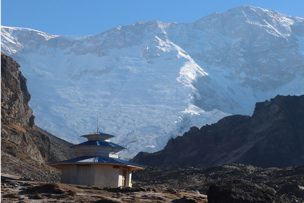 सुनसान बन्याे कञ्चनजङ्घा आधार शिविर